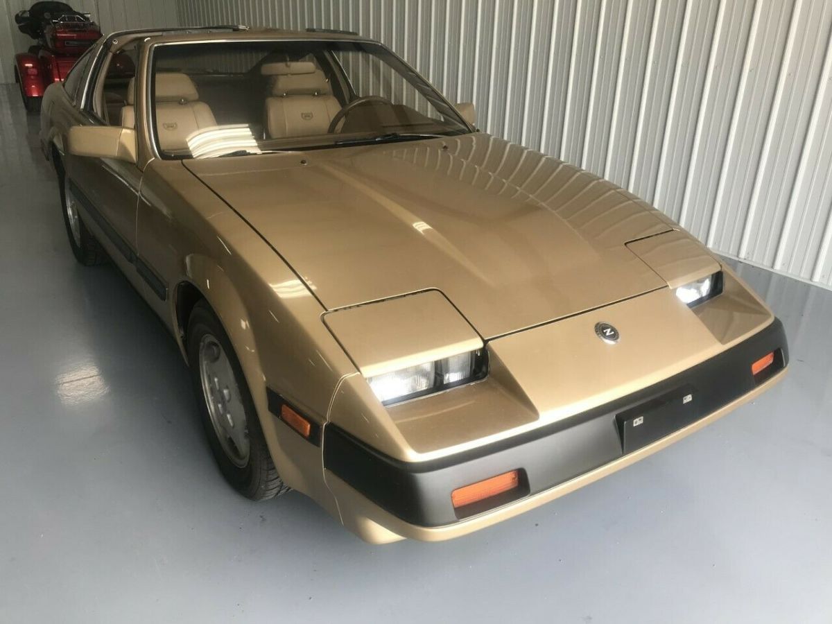 1985 Nissan 300ZX 26,000 MILES, 5-SPEED MANUAL WITH T-TOPS