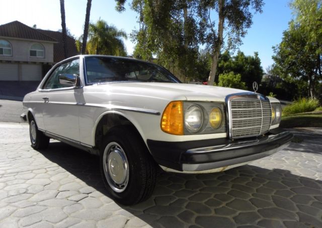 1980 Mercedes-Benz 300-Series