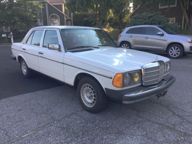 1984 Mercedes-Benz 300-Series 300D LOW MILES ONE OWNER DEALER MAINTAINED GARAGED