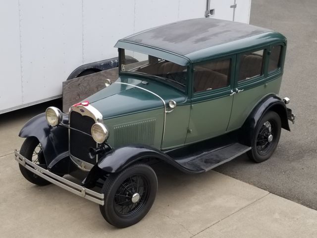1931 Ford Model A Saloon