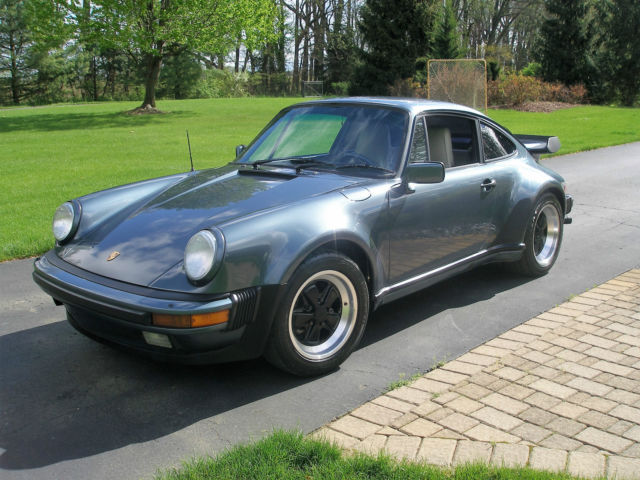 1987 Porsche 911 White Leather, Beutiful Carpets