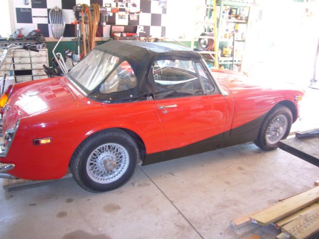 1972 MG Midget Has hard top and frame for soft