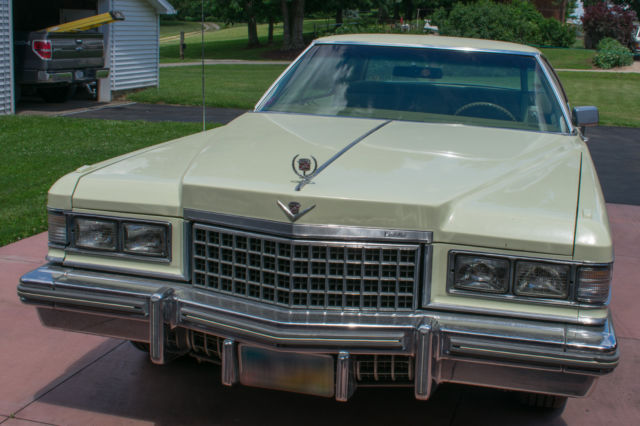 1976 Cadillac DeVille Vinyl Top