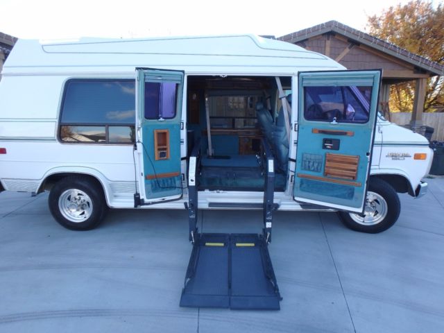 1994 Chevrolet G20 Van ***G30 WHEELCHAIR ACCESSIBLE VAN NOT G20 ***