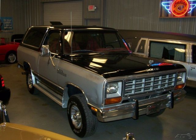 1983 Dodge Ramcharger 1-OWNER SE ROYAL 4X4 AC 5.2L V8 AUTOMATIC SEE PICS