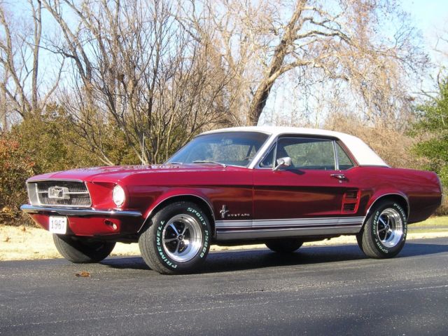 1967 Ford Mustang luxury