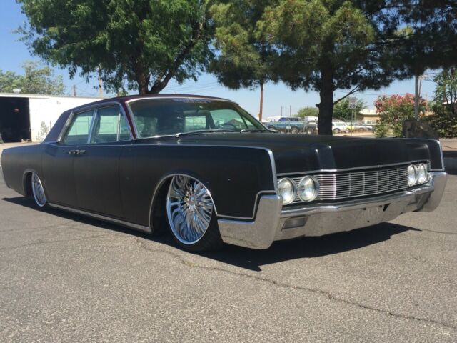 1967 Lincoln Continental Trim is good