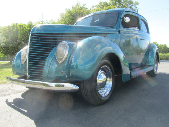 1938 Ford STREET ROD DELUXE TWO-DOOR 425 NAILHEAD DUAL QUADS AWESOME PAINT and BODY