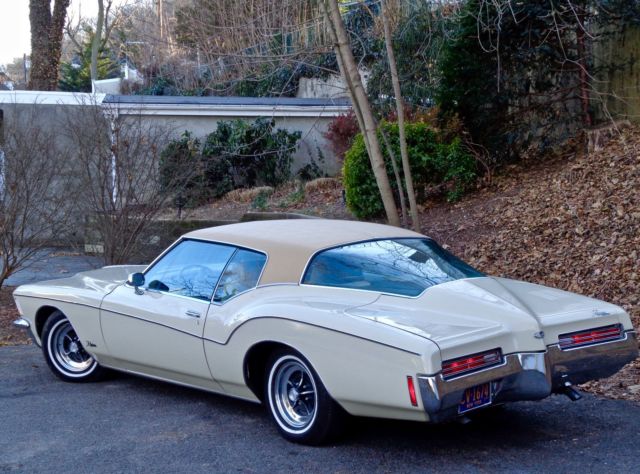 1971 Buick Riviera Boat-Tail Coupe