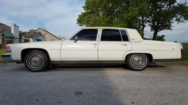 19890000 Cadillac Brougham