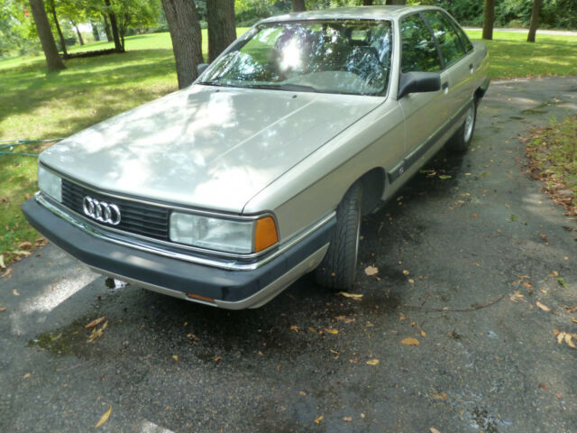 1986 Audi 200 Type 44