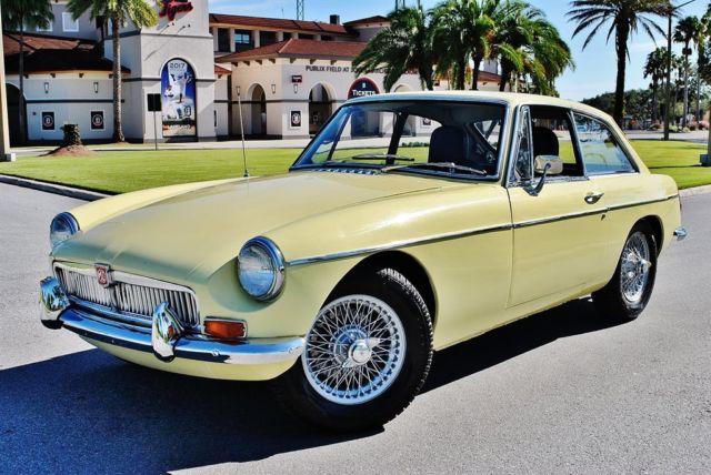 1969 MG MGB GT Coupe Restored 4-Speed Gorgeous Car