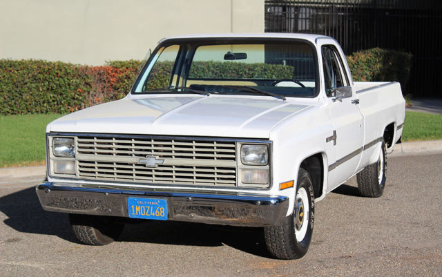 1984 Chevrolet C-10 Custom Deluxe / Scottsdale / Silverado