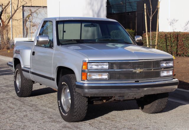 1990 Chevrolet C/K Pickup 1500 Stepside, 4x4, One Owner, 100% Rust Free