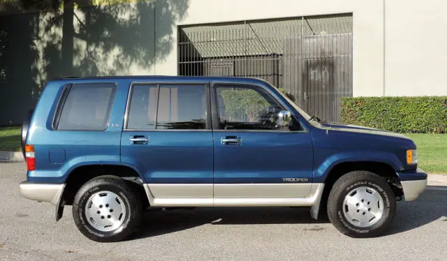 California Original, 1994 Isuzu Trooper 4X4, 100% Rust Free, 5 Spd