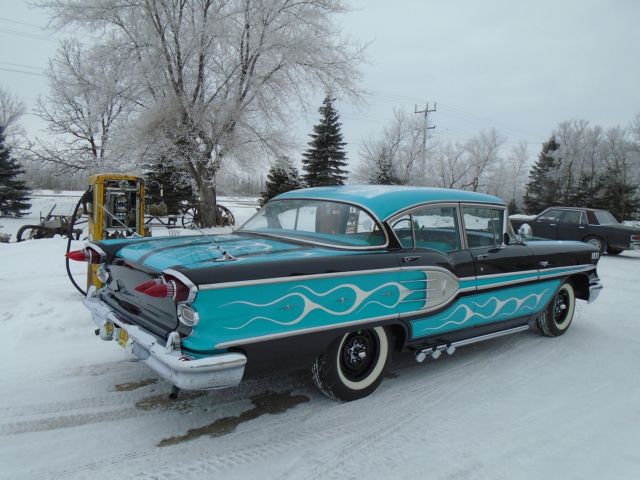 1958 Pontiac Laurentiant