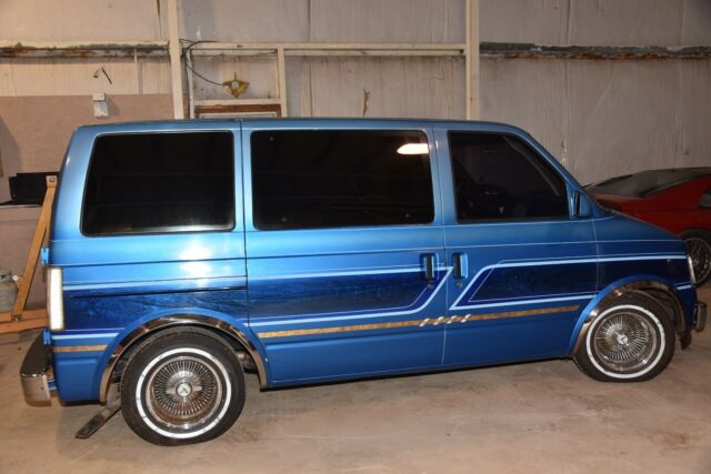 blue chevy astro van