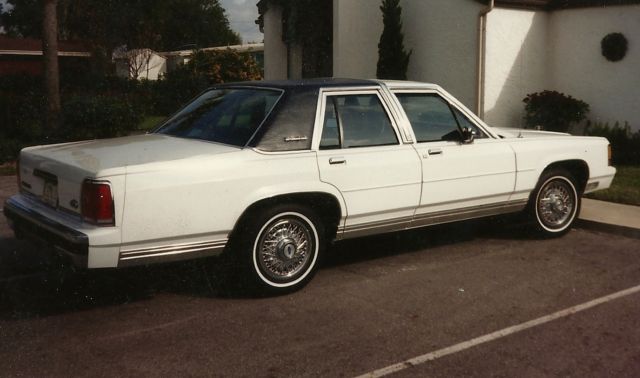 1988 Ford Crown Victoria LTD