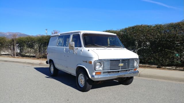 1977 Chevrolet G20 Van Caravan