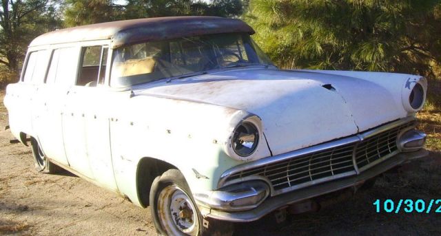 1956 Ford Fairlane 4 dr sta wag