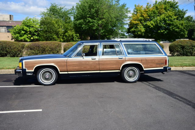 1986 Ford Crown Victoria Country Squire Wagon