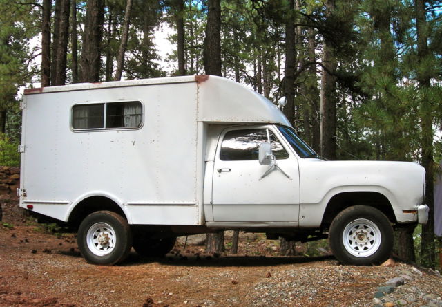 1977 Dodge W-20 4 x 4 Ambulance M-886