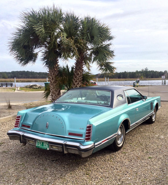 1979 Lincoln Mark Series blue vinyl roof
