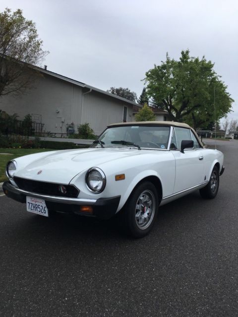 1982 Fiat 124 Spider Tan leather