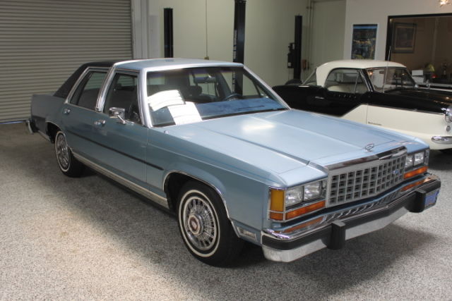 1985 Ford Crown Victoria