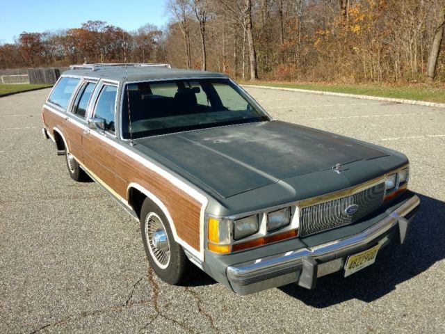 1988 Ford Crown Victoria Country squire lx