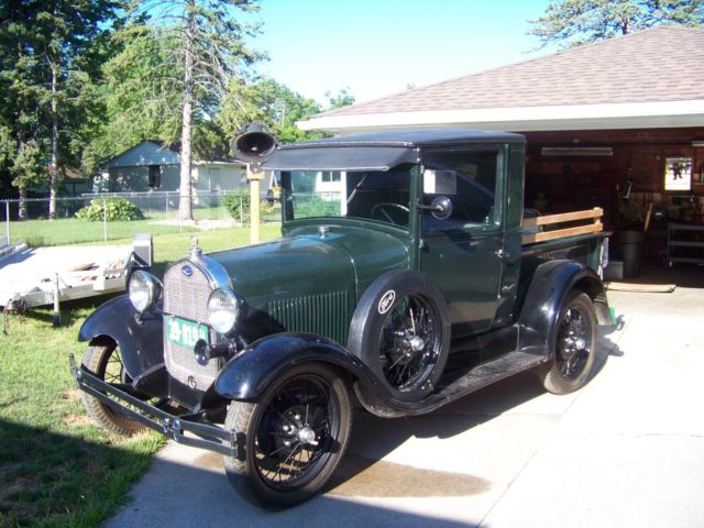 1928 Ford Model A truck