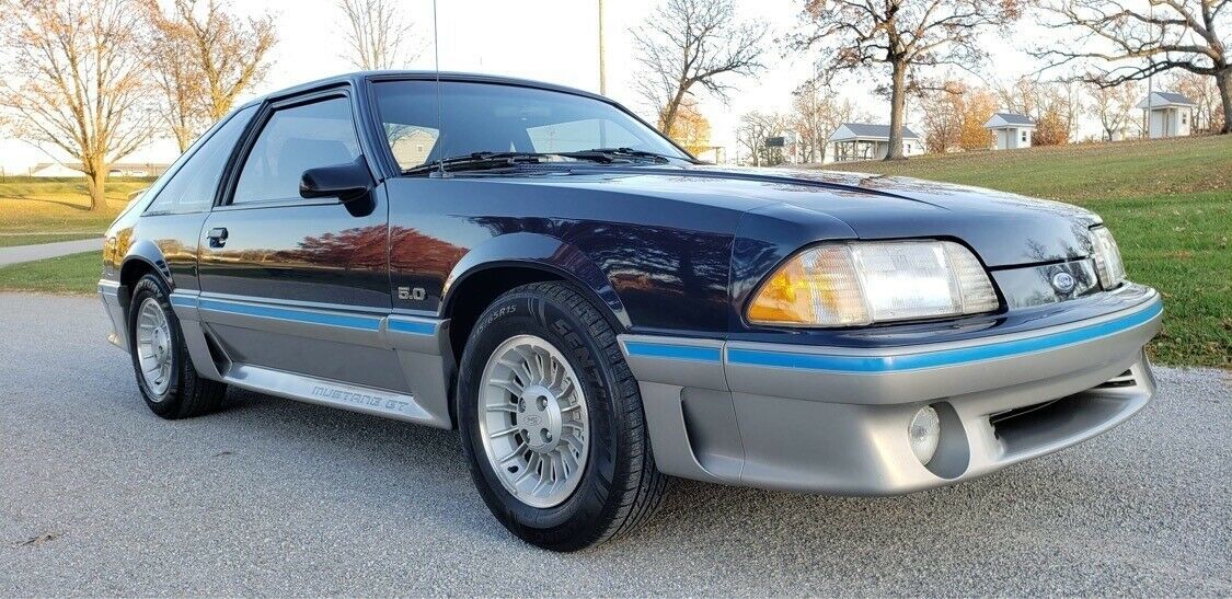 1988 Ford Mustang - GT - 5 SPEED MANUAL TRANS - LOW MILES - VERY CLE
