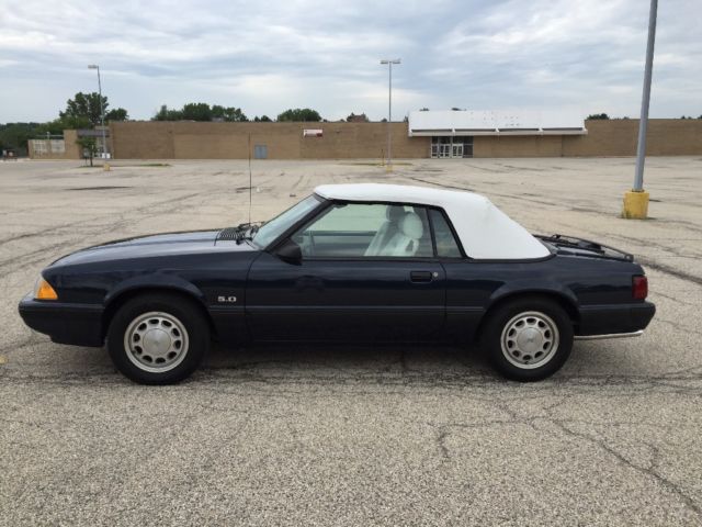 1988 Ford Mustang Blue