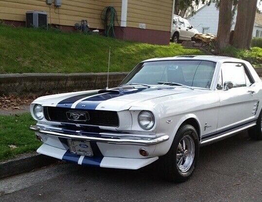1966 Ford Mustang -RACING STRIPES 289 ENGINE-4 SPEED-