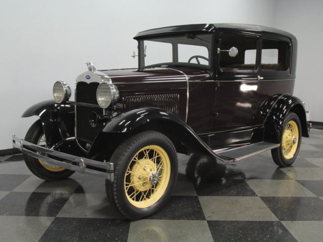 1930 Ford Model A 2-door sedan