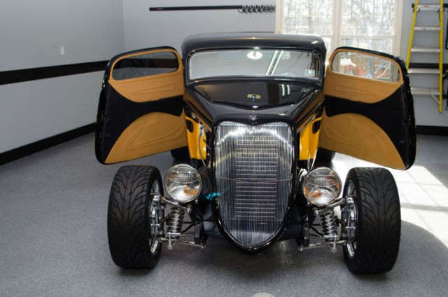 1934 Ford 3 Window Coupe - Street Rod