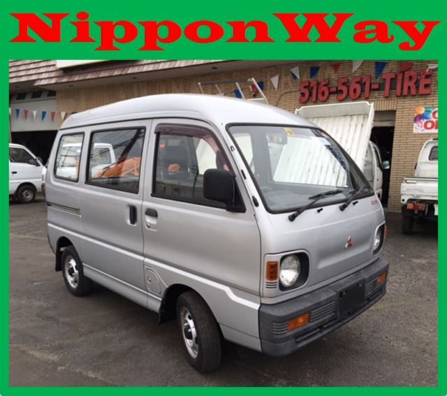 1991 Mitsubishi Minicab 4x4 Japanese Import Push Button 4x4 with Hi-Lo Transfer-Case