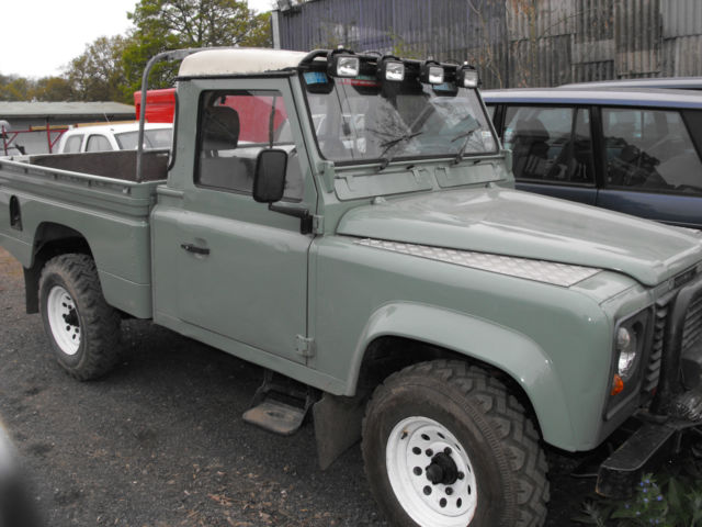 1980 Land Rover Defender Hi-cap pickup