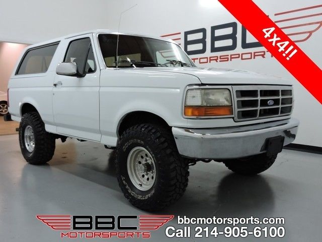 1993 Ford Bronco Custom w/Lift & Off-Road Tires