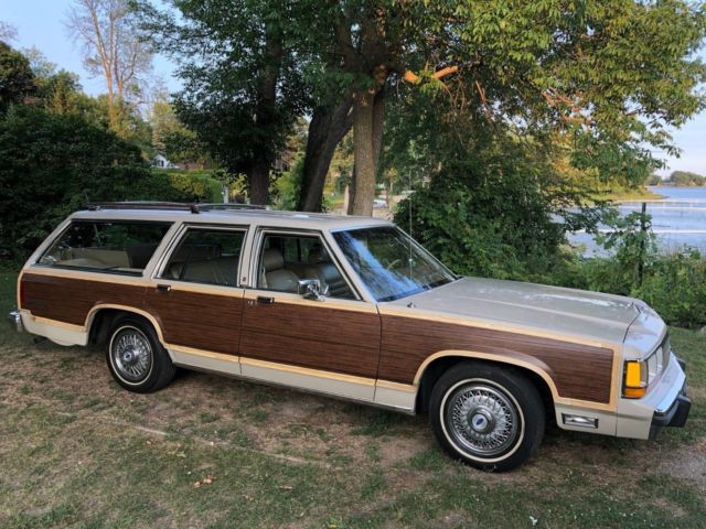 1988 Ford Crown Victoria Country Squire LX