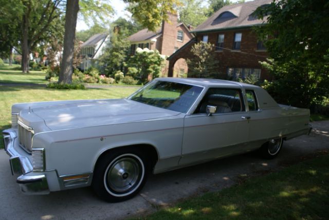 1976 Lincoln Town Car Town Coupe - 460 V8 1976