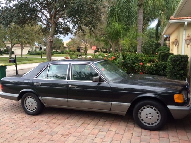 1988 Mercedes-Benz 300-Series Leather