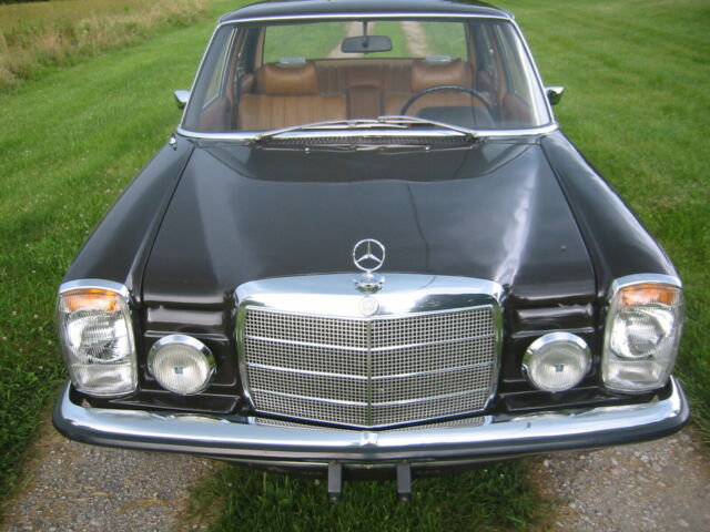 1969 Mercedes-Benz 200-Series W115