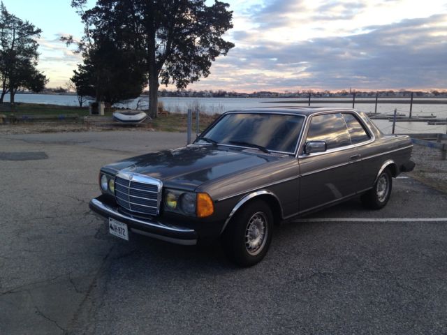 1983 Mercedes-Benz 300-Series 300 CD coupe