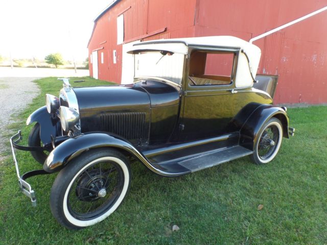 1928 Ford Model A sport coupe