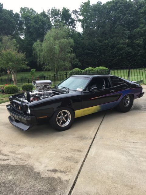 1977 Ford Mustang Custom paint