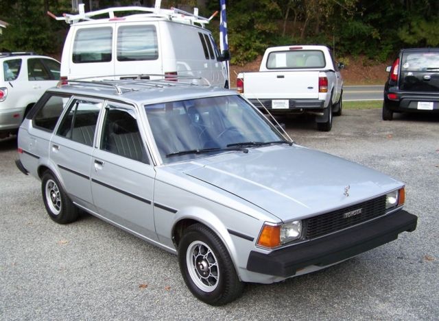 1983 Toyota Corolla DLX 598K 5-SPEED COLD AC TURN KEY READY TO GO RWD WAGON