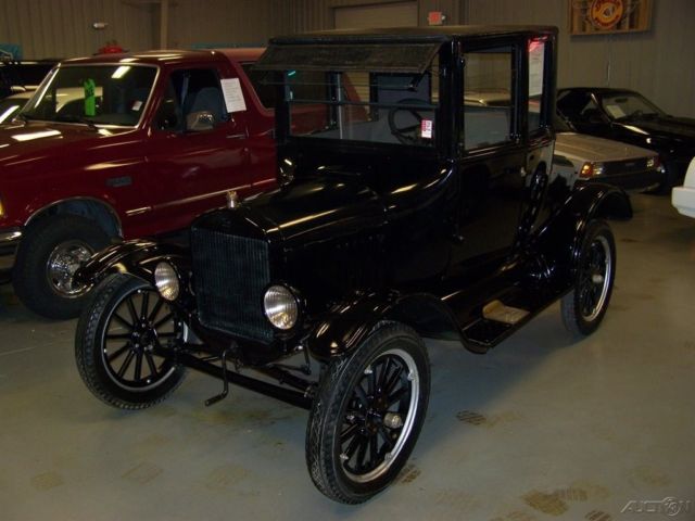 1925 Ford Model T DOCTORS COUPE 2DR ENCLOSED FULLY RESTORED PERFECT WOOD