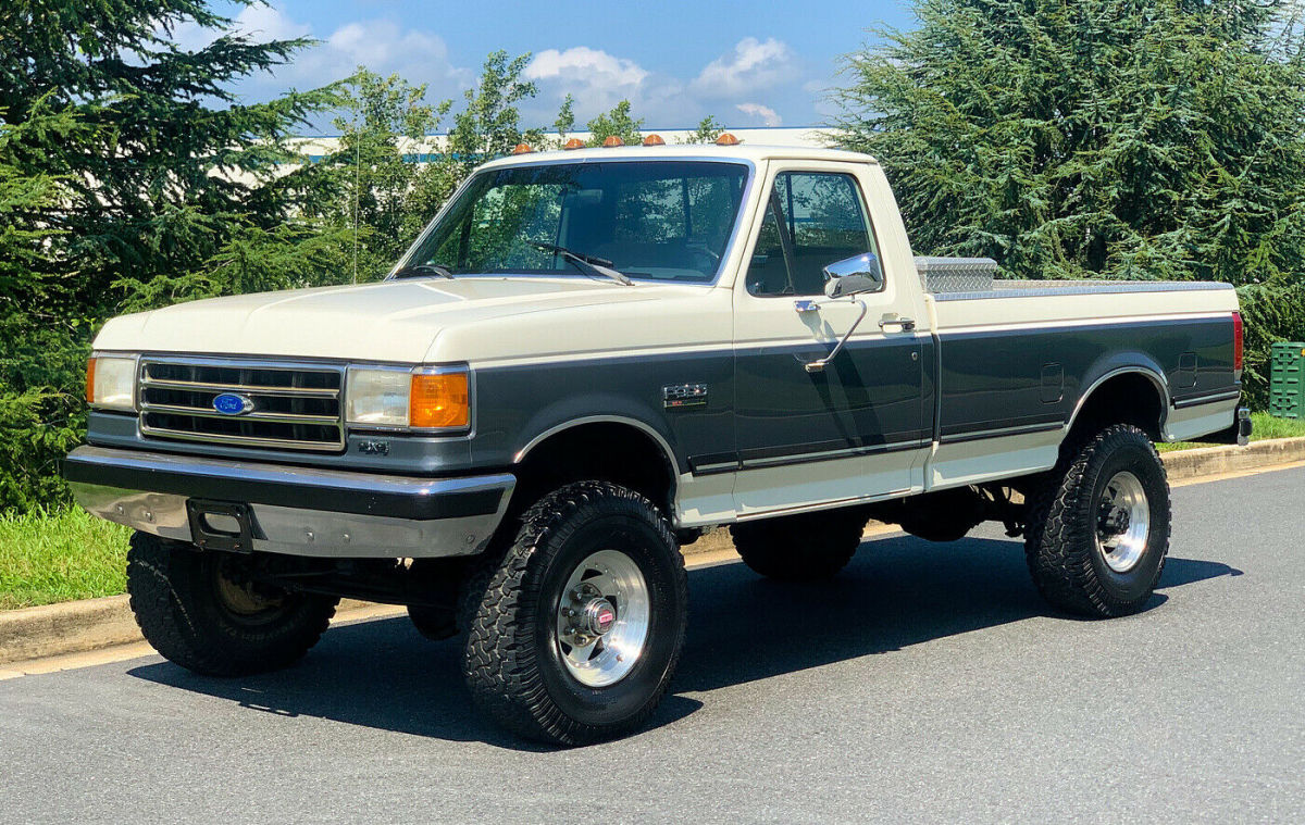 1989 Ford F-350 No Reserve!1989 XLT Lariat 4X4 93k Miles Inspected