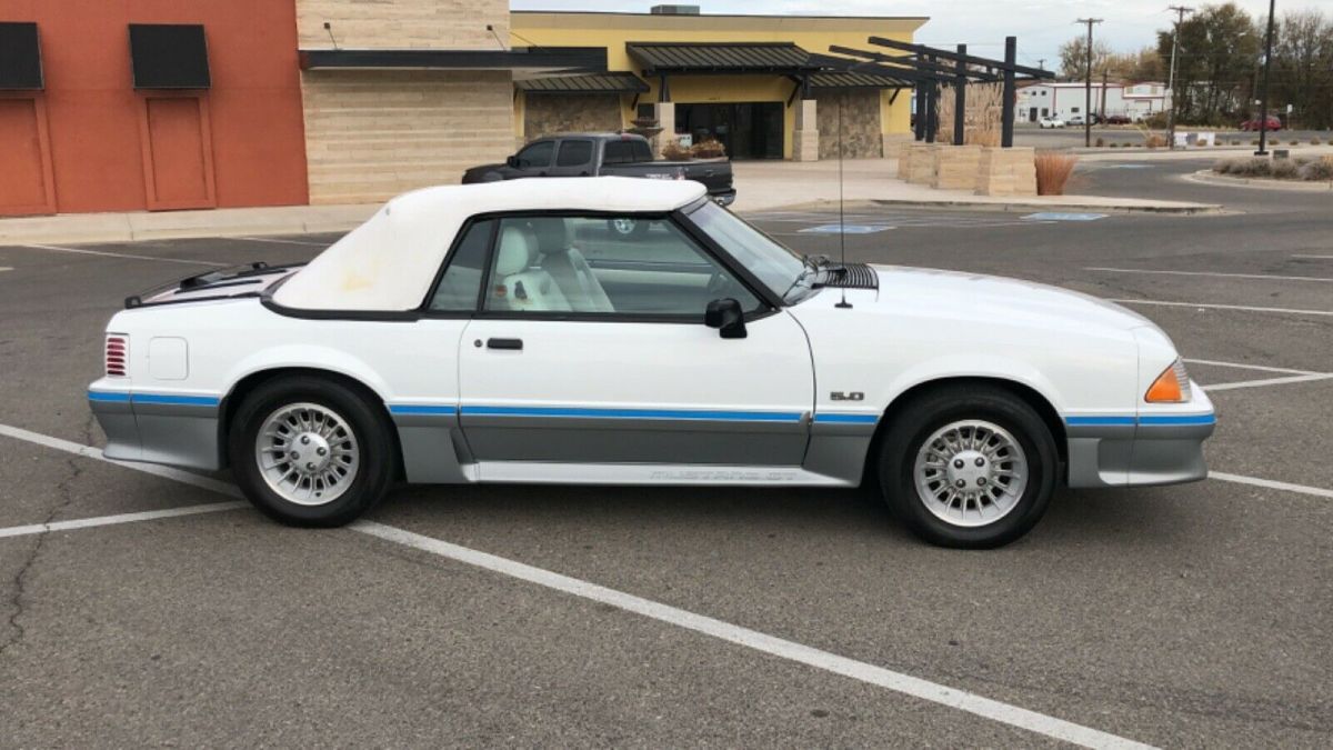 1988 Ford Mustang GT CONVERTIBLE